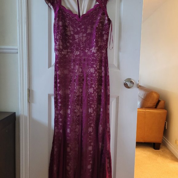 Sangria Beautiful Lace Floor Length Dress - Picture 6 of 8